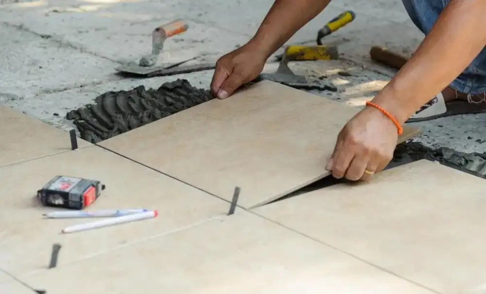 وزارة الصناعة والتجارة تطلق تحقيقاً وقائياً في استيراد بلاط السيراميك من الهند