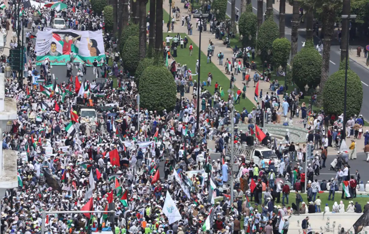 مسيرة حاشدة بالرباط تؤكد الدعم الشعبي لفلسطين وتندد بـ“قانون إعدام الأسرى”